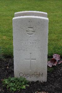 Berlin 1939-1945 War Cemetery - Petty, Norman Farrar
