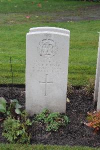 Berlin 1939-1945 War Cemetery - Pitteway, Thomas George