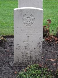 Berlin 1939-1945 War Cemetery - Phelan, Ian Rupert