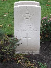 Berlin 1939-1945 War Cemetery - Powell, Thomas Trevor