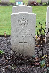 Berlin 1939-1945 War Cemetery - Prouten, Kenneth