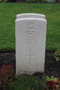 Berlin 1939-1945 War Cemetery - Riddell, Thomas Percy Alexander