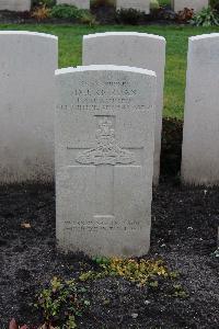 Berlin 1939-1945 War Cemetery - Riordan, Donald Joseph