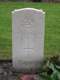 Berlin 1939-1945 War Cemetery - Robertson, J P