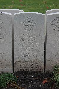 Berlin 1939-1945 War Cemetery - Robinson, Dennis