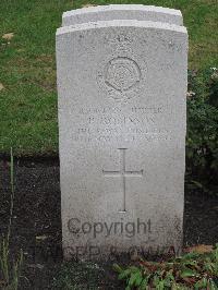 Berlin 1939-1945 War Cemetery - Robinson, Edward