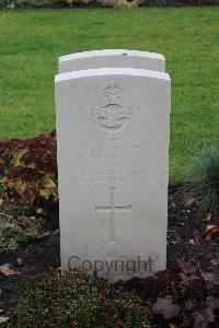 Berlin 1939-1945 War Cemetery - Robinson, Raymond John