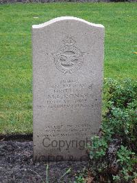 Berlin 1939-1945 War Cemetery - Roney, M L