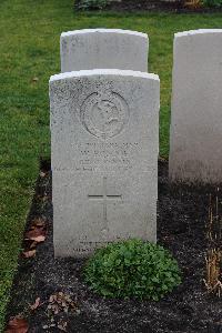 Berlin 1939-1945 War Cemetery - Roscoe, Walter