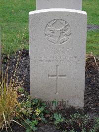 Berlin 1939-1945 War Cemetery - Ross, James