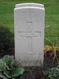 Berlin 1939-1945 War Cemetery - Ralph, Kenneth Victor