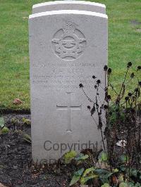 Berlin 1939-1945 War Cemetery - Reed, Clifford Harold