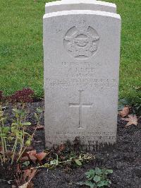 Berlin 1939-1945 War Cemetery - Reid, Malcolm John