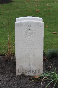 Berlin 1939-1945 War Cemetery - Renton, Dennis