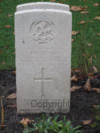 Berlin 1939-1945 War Cemetery - Reynolds, Patrick Joseph