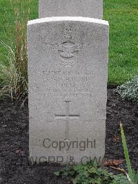 Berlin 1939-1945 War Cemetery - Richmond, Ronald