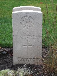 Berlin 1939-1945 War Cemetery - Robb, John