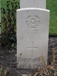 Berlin 1939-1945 War Cemetery - Roberts, Charles James