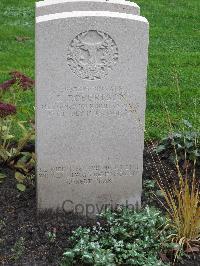 Berlin 1939-1945 War Cemetery - Robertson, Robert