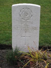 Berlin 1939-1945 War Cemetery - Rowe, Nicholas