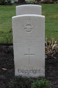 Berlin 1939-1945 War Cemetery - Russom, Eric