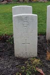 Berlin 1939-1945 War Cemetery - Scrowther, Ronald