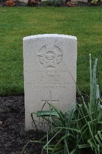 Berlin 1939-1945 War Cemetery - Smith, Earl