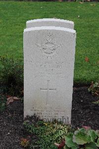 Berlin 1939-1945 War Cemetery - Smith, Peter Bernard Eric