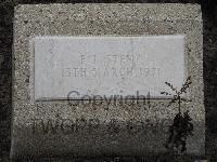 Berlin 1939-1945 War Cemetery - Stemp, F L