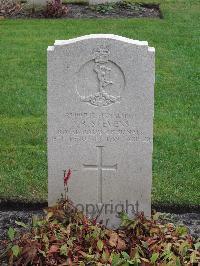 Berlin 1939-1945 War Cemetery - Stevens, J R