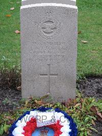 Berlin 1939-1945 War Cemetery - Schultz, Louis William John