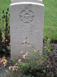 Berlin 1939-1945 War Cemetery - Sergeant, Matthew Frederick Easton