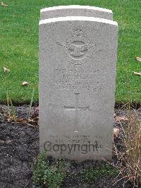 Berlin 1939-1945 War Cemetery - Shaw, John Cecil