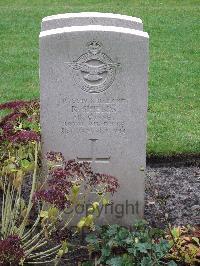 Berlin 1939-1945 War Cemetery - Shields, Robert