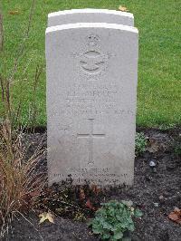 Berlin 1939-1945 War Cemetery - Smedley, Ivan Edward