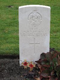 Berlin 1939-1945 War Cemetery - Stapleford, Wilfrid Holmes