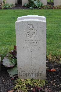 Berlin 1939-1945 War Cemetery - Stokes, Harold Victor