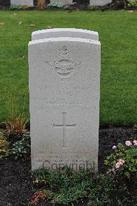 Berlin 1939-1945 War Cemetery - Taylor, James Jenkins