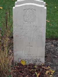 Berlin 1939-1945 War Cemetery - Thomas, Roddy Ivor