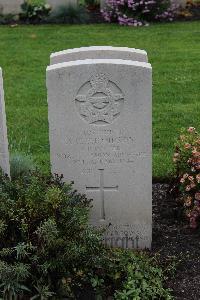 Berlin 1939-1945 War Cemetery - Thompson, Arthur Cameron