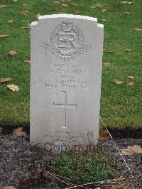 Berlin 1939-1945 War Cemetery - Tongs, D P