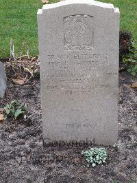 Berlin 1939-1945 War Cemetery - Toy, Tracy