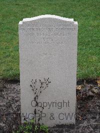 Berlin 1939-1945 War Cemetery - Tucker, Michel