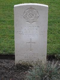 Berlin 1939-1945 War Cemetery - Taylor, Arthur John