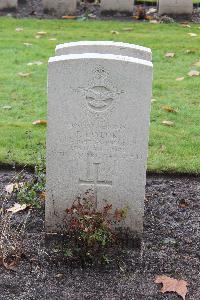 Berlin 1939-1945 War Cemetery - Taylor, Ronald