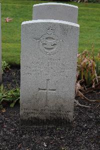 Berlin 1939-1945 War Cemetery - Taylor, Sydney William Herbert