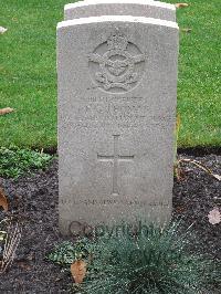 Berlin 1939-1945 War Cemetery - Thomas, Edward George