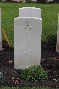 Berlin 1939-1945 War Cemetery - Thompson, George Adam Nichols