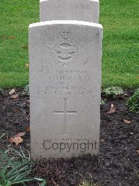 Berlin 1939-1945 War Cemetery - Tracey, John Robert