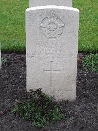 Berlin 1939-1945 War Cemetery - Travers, Charles